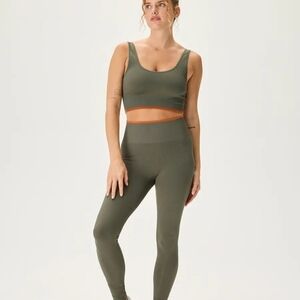 Outdoor Voices Seamless Longline Set In Tea Tree Size Small - Full Set